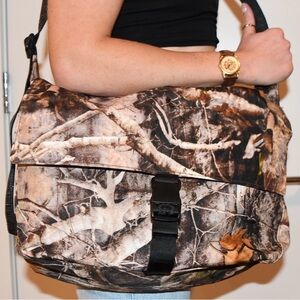 Camouflage Baggu Messenger Bag